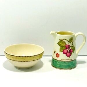 Vintage Wedgwood Sarah’s Garden Queensware Creamer & Small Serving Plate England
